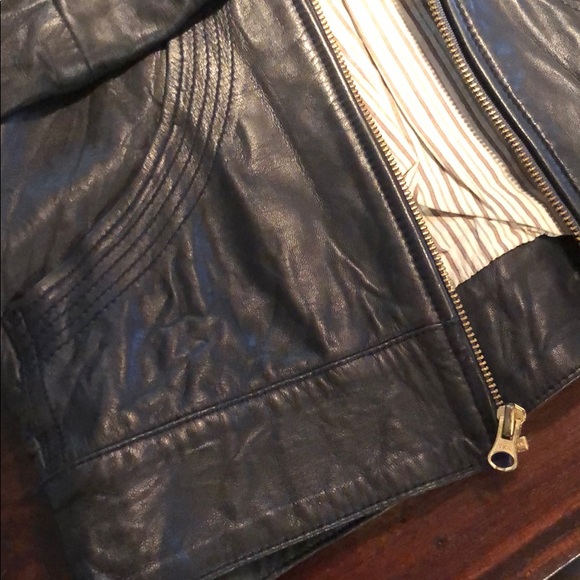 Dark navy hooded leather jacket - Picture 4 of 5